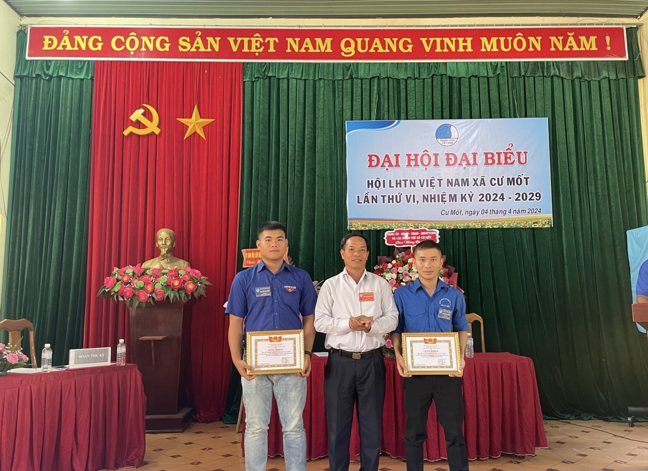 nhọc 3